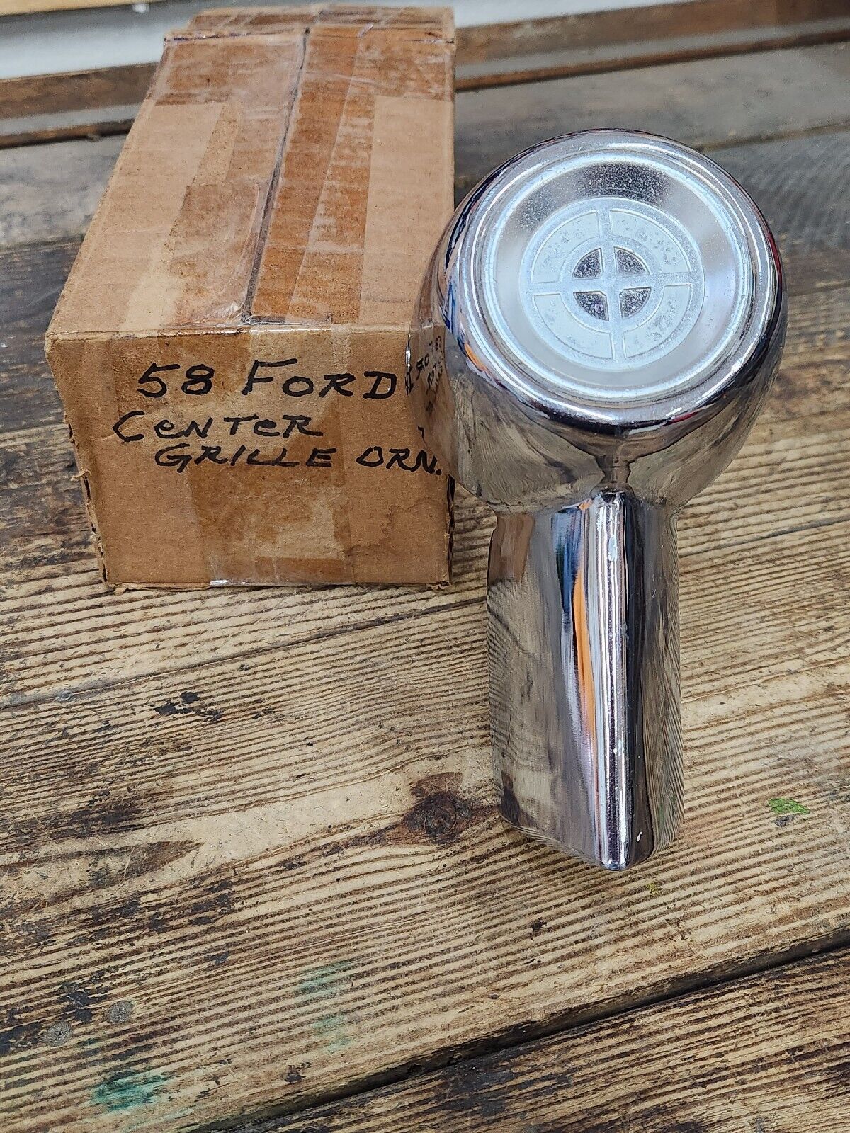 1958 FORD FAIRLANE 500 SKYLINER FRONT GRILLE BAR CENTER GUARD ORNAMENT