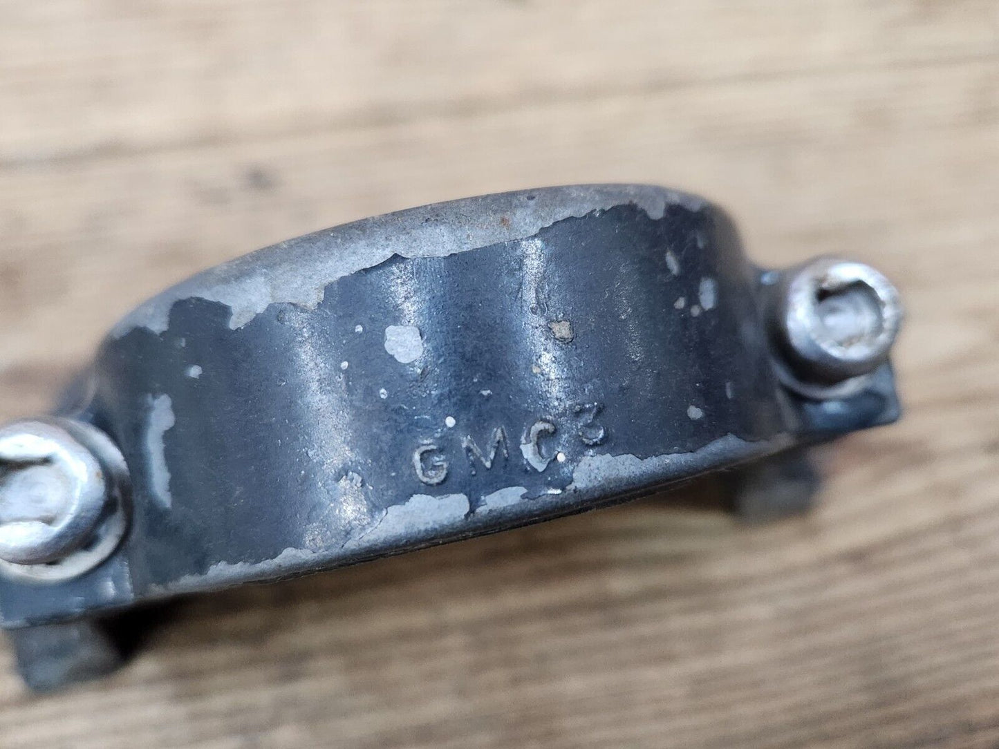 1949 1950 CHEVROLET STYLELINE FLEETLINE COUPE STEERING COLUMN SUPPORT BRACKET