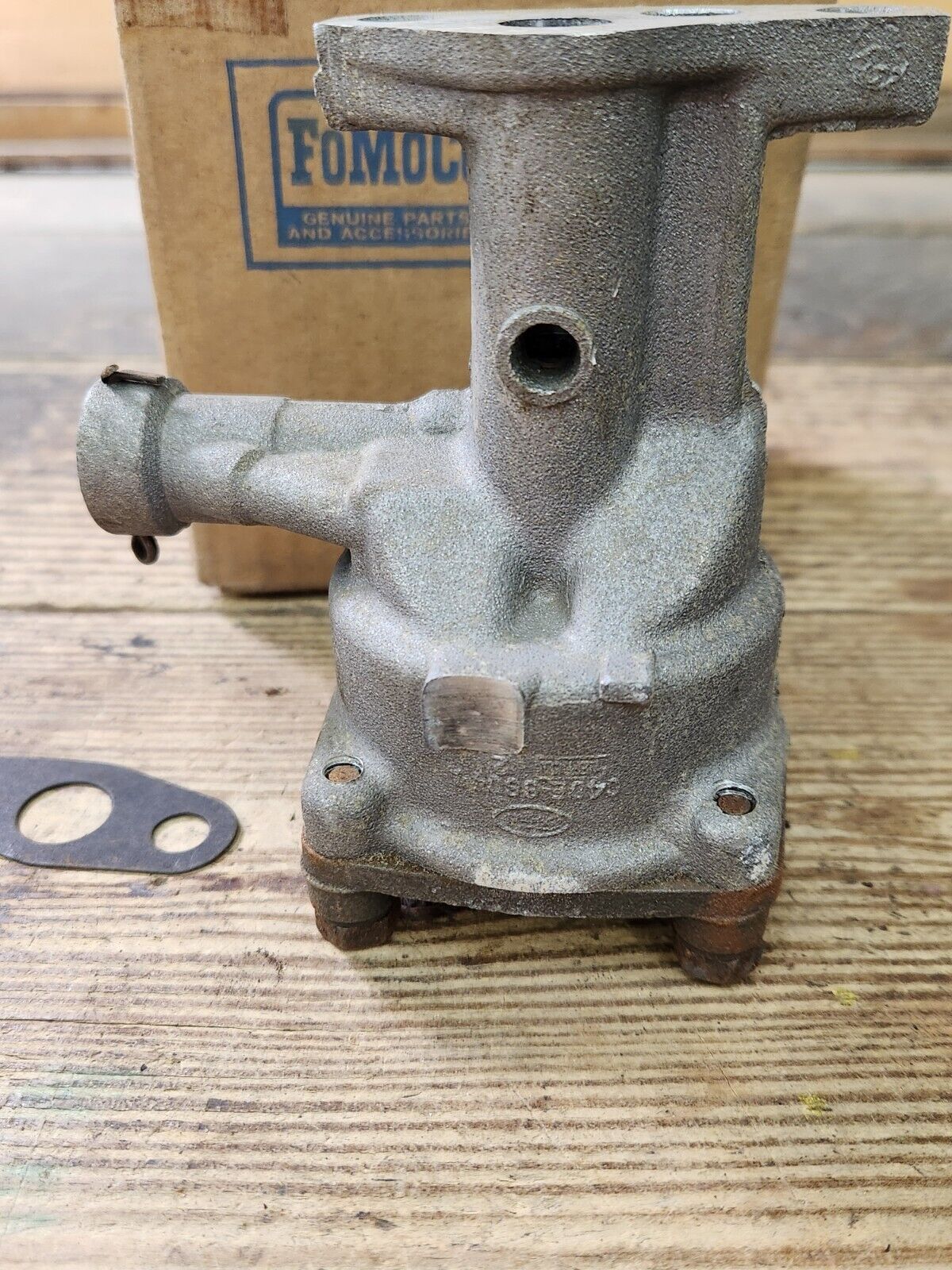 NOS OEM 1960 1961 Ford Falcon Ranchero Mercury Comet 144 170 6-CYLINDER OIL PUMP