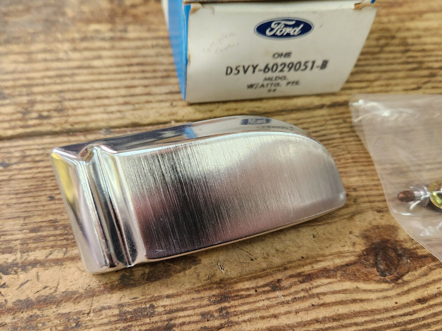 NEW NOS 1975 - 1977 Lincoln Quarter Panel Moulding Short LH Part# D5VY-6029051-B