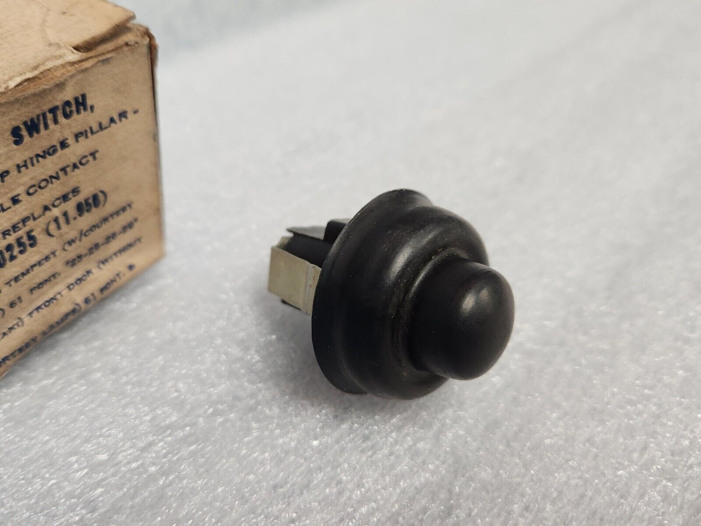 1961-63 Olds Pontiac door jamb dome light switch Tempest Jetfire F85 9770255 NEW