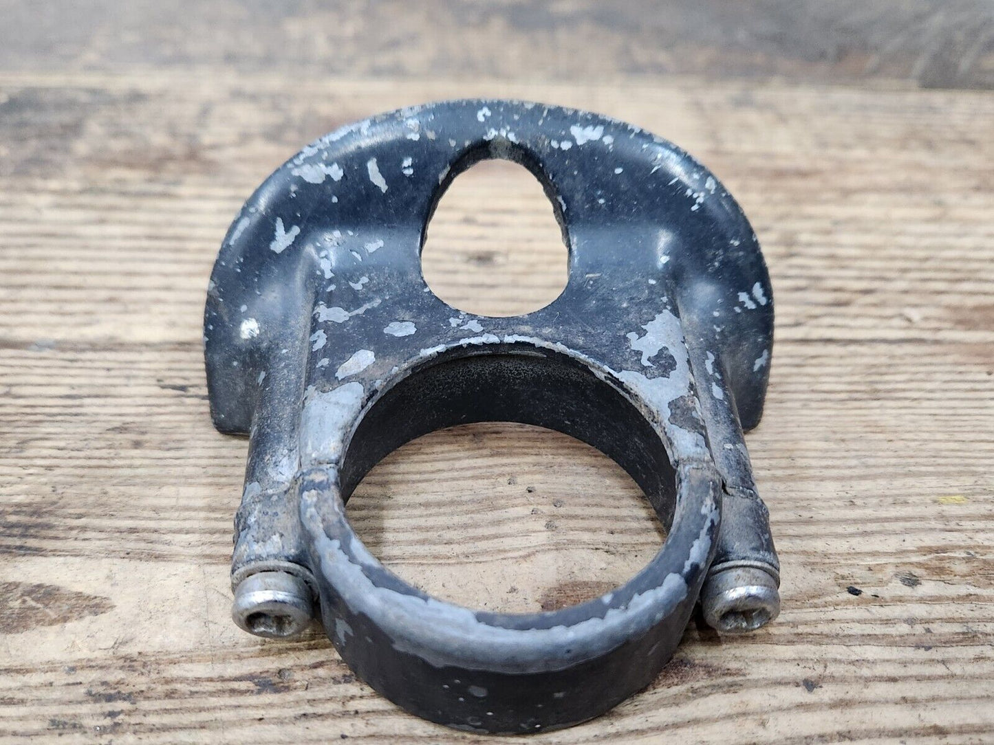 1949 1950 CHEVROLET STYLELINE FLEETLINE COUPE STEERING COLUMN SUPPORT BRACKET