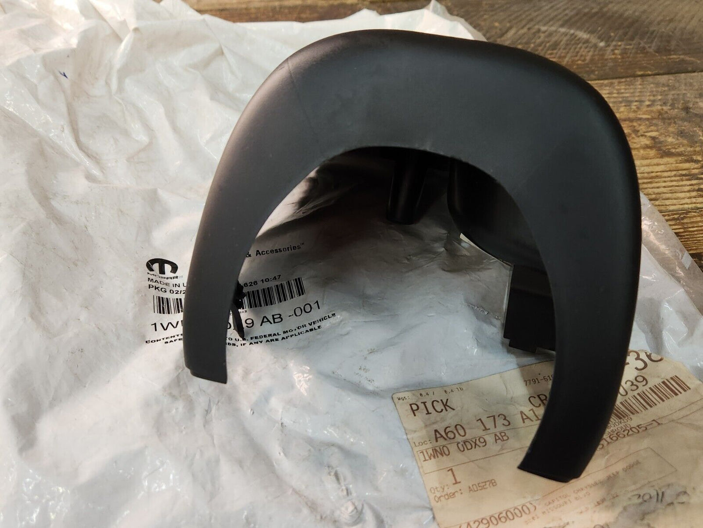 NEW OEM 2014-23 JEEP CHEROKEE STEERING COLUMN SURROUND HOUSING COVER 1WNOODX9AB