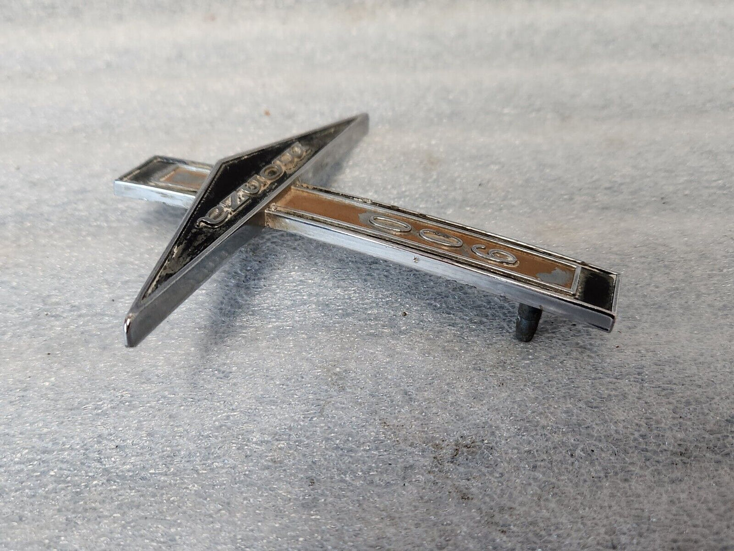 Chevy OEM 1962 1963 1964 Monza 900 Side Emblem Badge Logo Nameplate Name 3815062