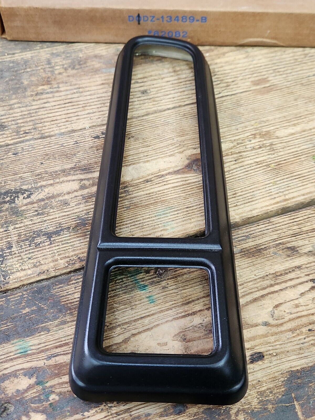 NOS OEM 1970-77 Ford Maverick Grabber LH Tail lamp Door Black Bezel D1DZ-13489-B