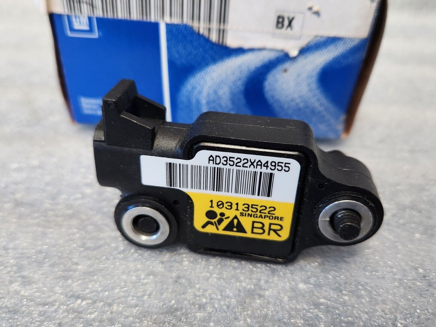 NOS OEM GM 2002-2007 Buick Rendezvous Impact Sensor 10313522