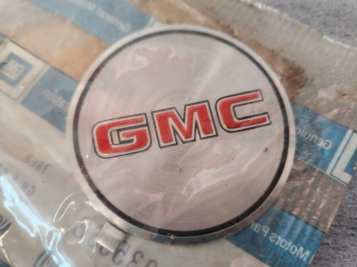 NOS GM 1982-91 GMC Sonoma Jimmy Safari Rally Wheel Center Cap Insert GM 14035568