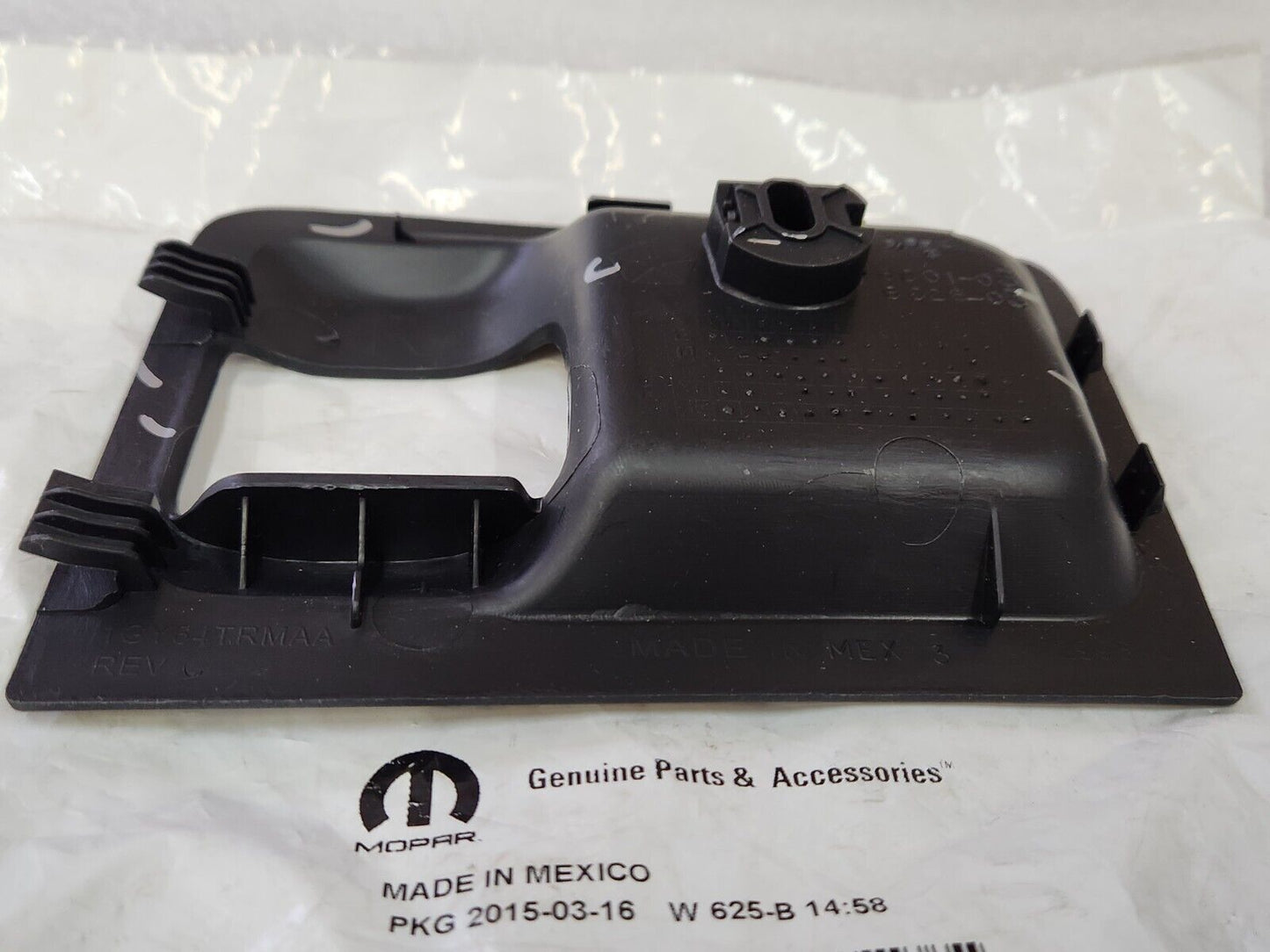 NEW OEM 13-19 RAM 1500 2500 3500 4500 RELEASE HANDLE BEZEL REAR R/H 1GY64DX9AD