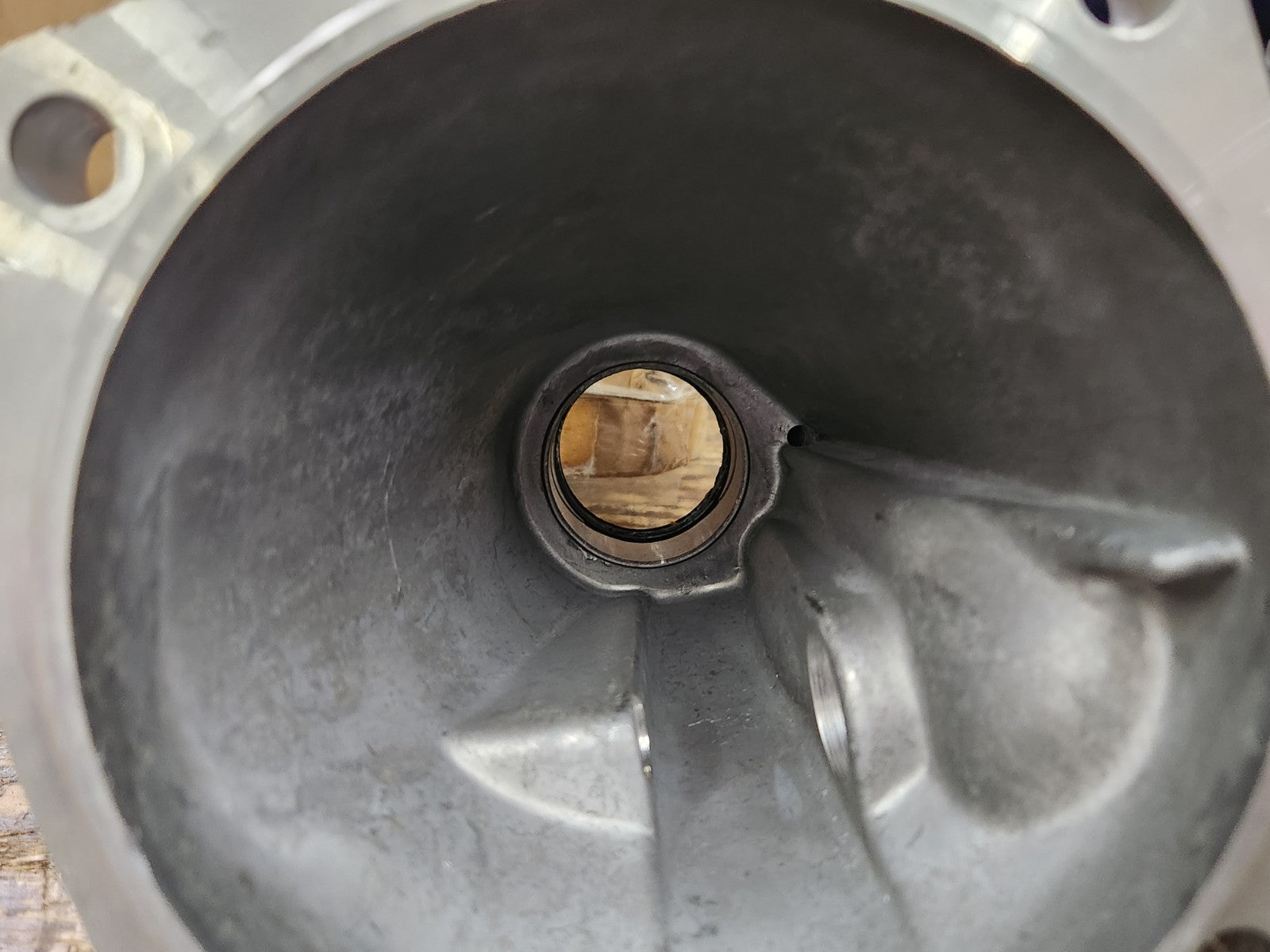 7572724