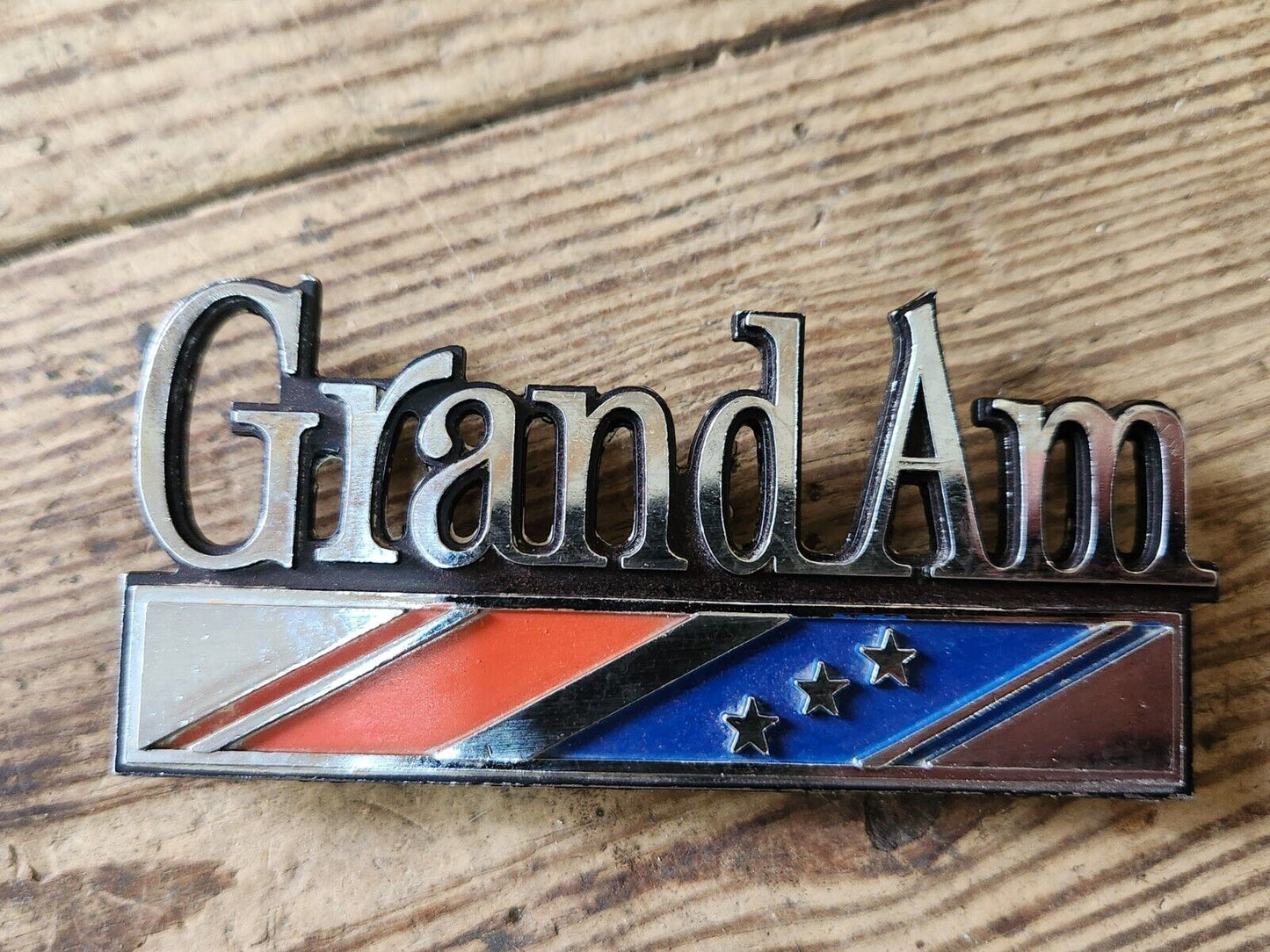 1974 PONTIAC GRAND AM TRUNK LID EMBLEM OEM 9676369 GM