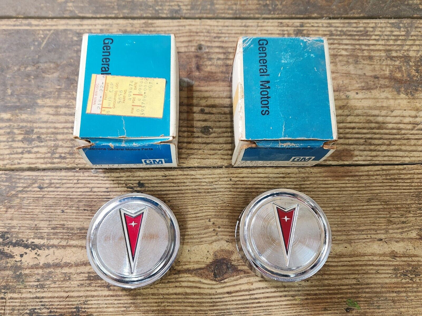 NOS PAIR 1974-1980 Pontiac Astre GT SJ Sunbird Rally Wheel Center Caps GM 499474