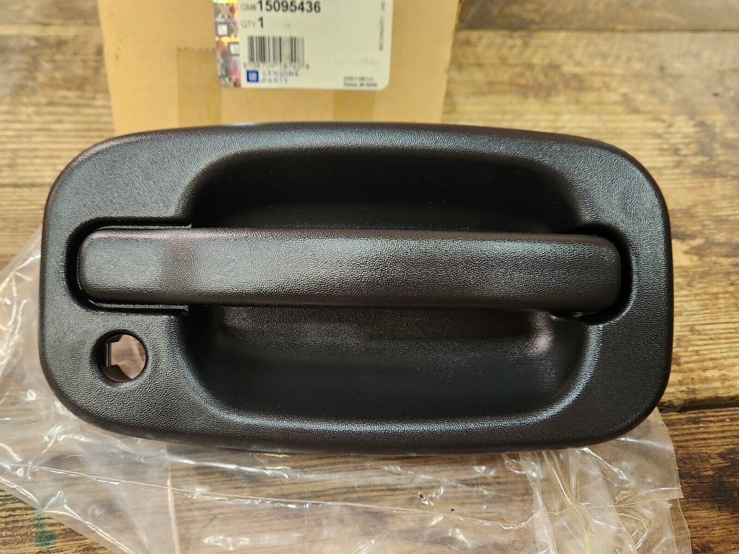 NEW OEM Back Split Door Handle 2000-2006 Chevrolet Tahoe Suburban Yukon 15095436
