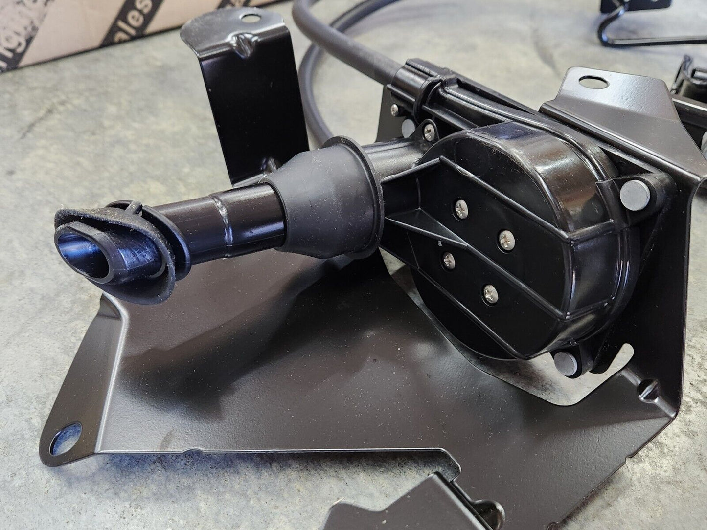 15-22 RAM PROMASTER CITY SPARE TIRE CARRIER WINCH HOIST GENUINE MOPAR 68421527AA