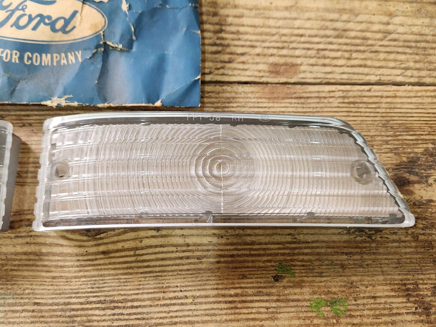 NOS OEM 1958 FORD CUSTOM 300 FAIRLANE 500 RANCHERO PARKING LAMP LIGHT LENS SET