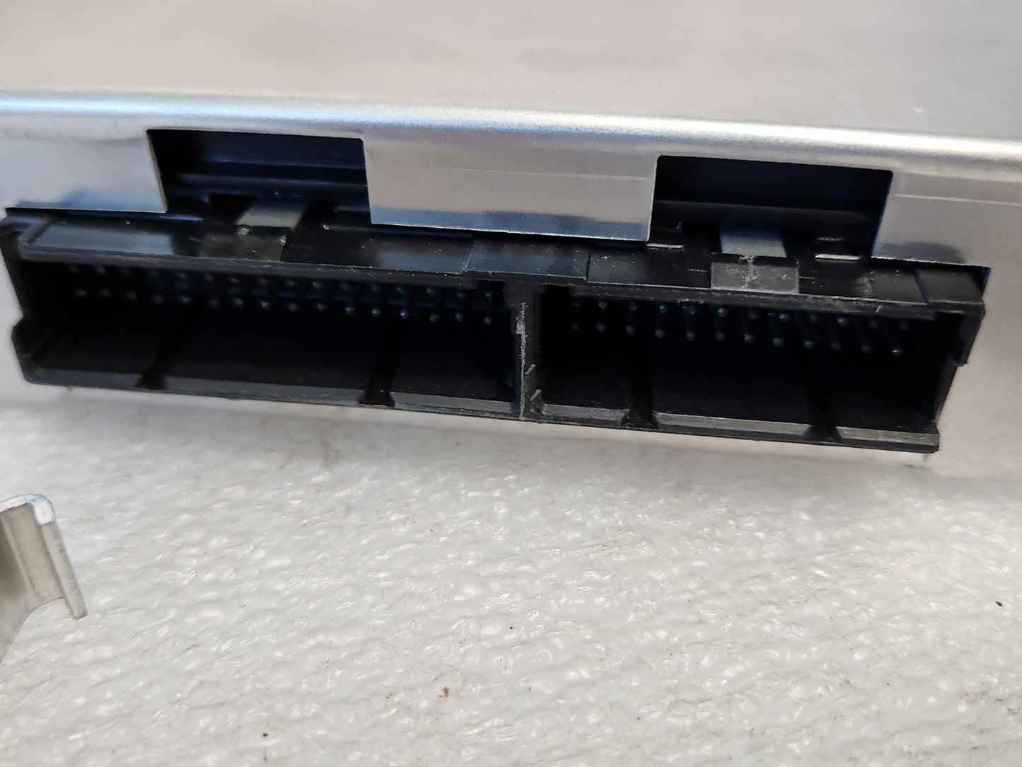 6761922