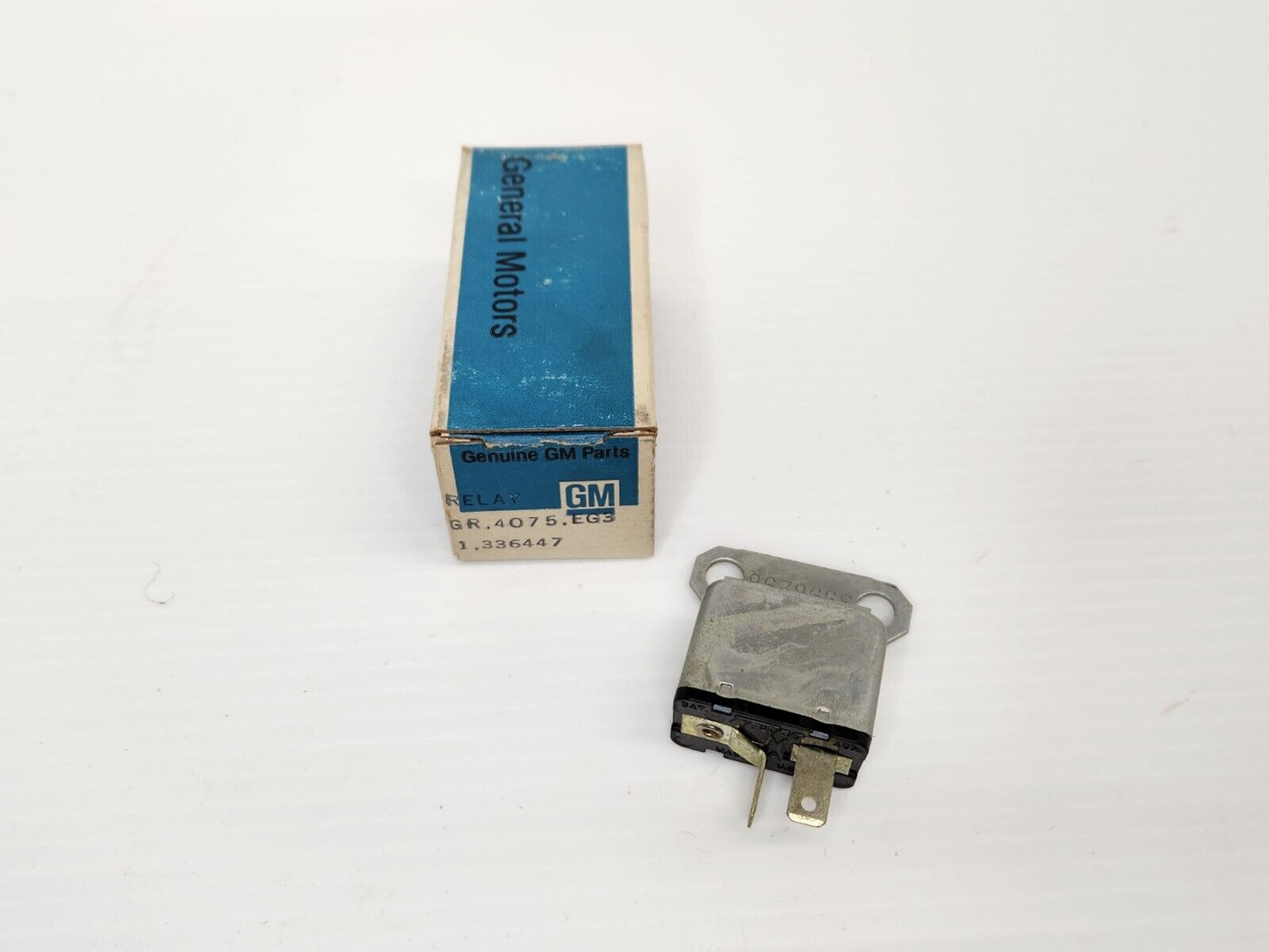 NOS OEM GM 1974 1975 CHEVROLET VEGA MONZA AC COMPRESSOR TIME DELAY RELAY 336447