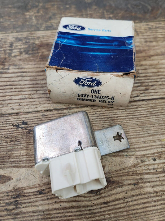 NOS OEM Ford Automatic Headlamp Dimmer Relay E0VY-13A025-A  /  E0VB-13A025-BB