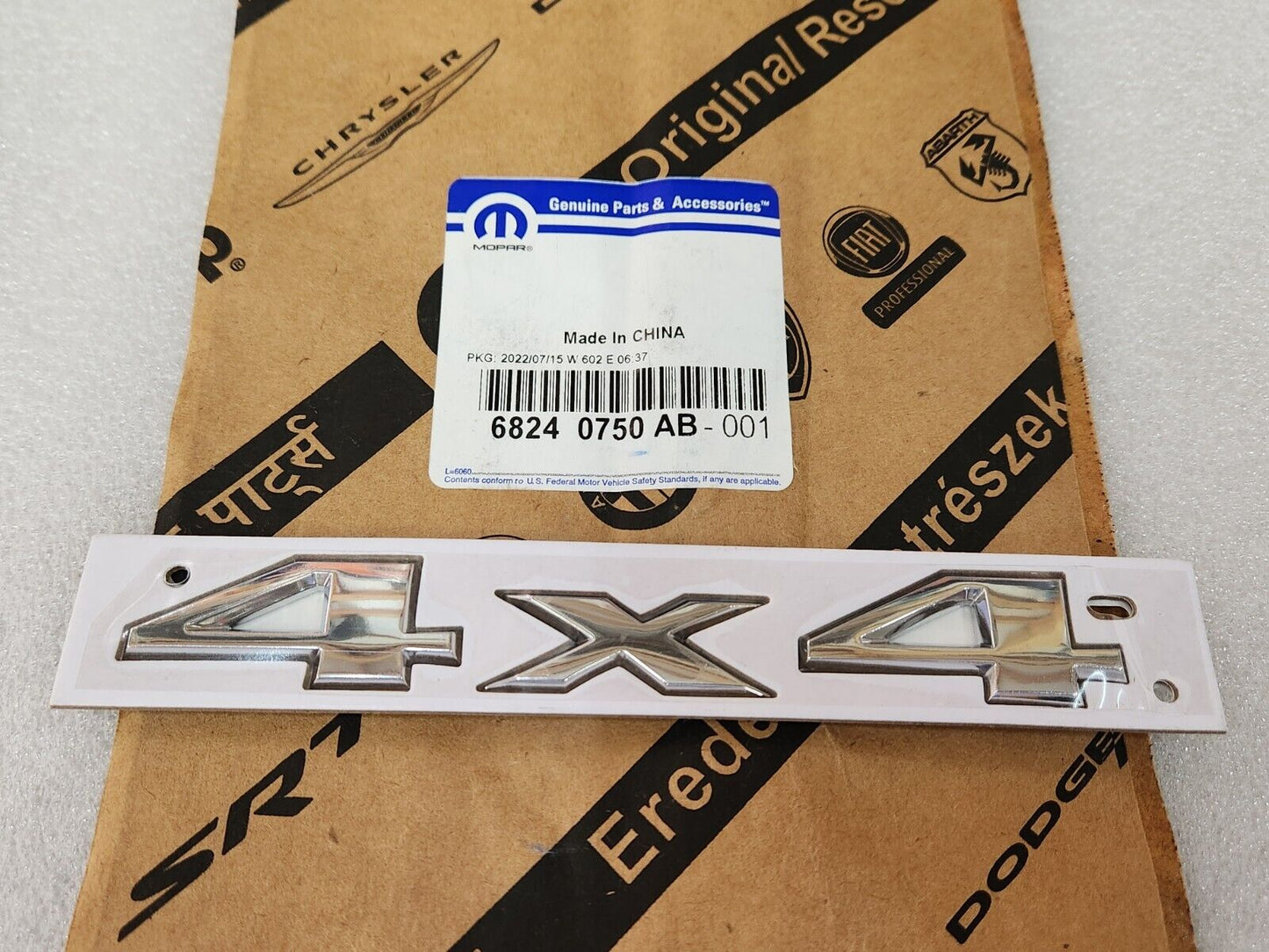 2014-2020 JEEP GRAND CHEROKEE 4X4 LIFTGATE HATCH CHROME NAMEPLATE EMBLEM OEM