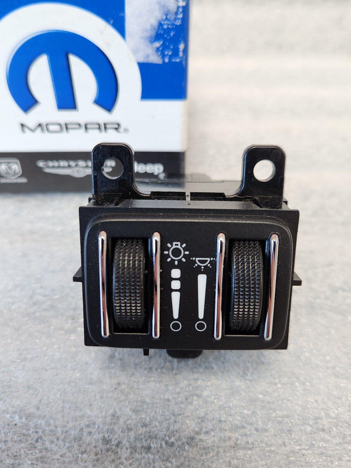 NEW OEM 2011 Chrysler Town & Country Interior Dimmer Light Rheostat Switch
