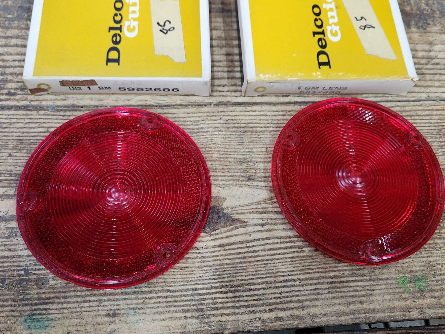 NOS OEM Guide 1958 1959 Chevrolet Truck Fleetside Taillight Lenses Pair 5952686