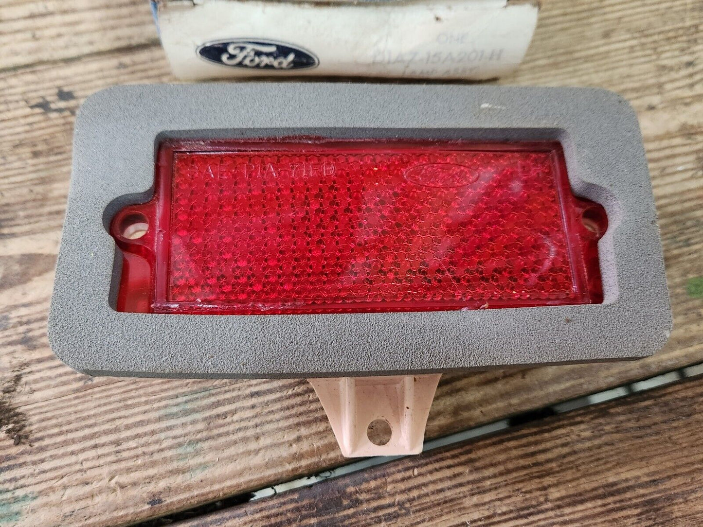 NOS 1971 1972 1973 FORD MUSTANG LH REAR SIDEMARKER LIGHT LAMP ASBY D1AZ-15A201-H