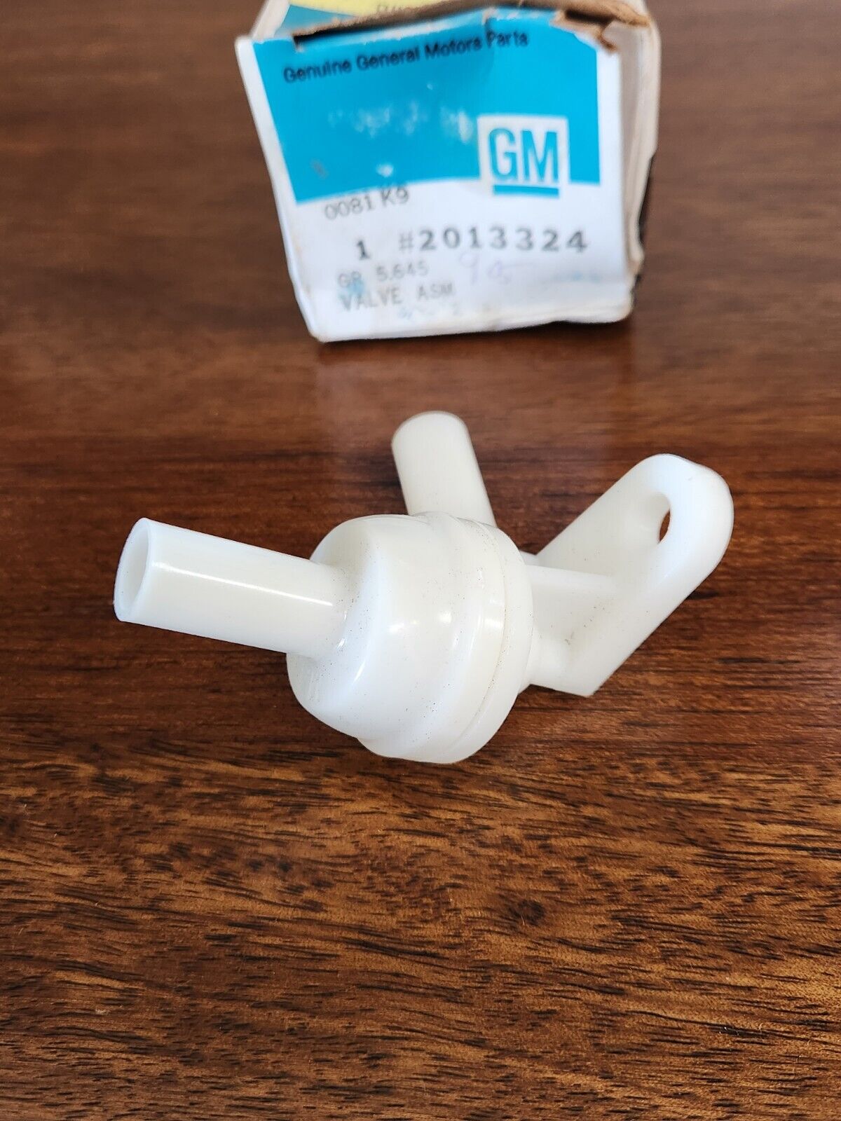 NEW NOS OEM GM 1971 1972 Vacuum Control Check Port 2488304 2013324