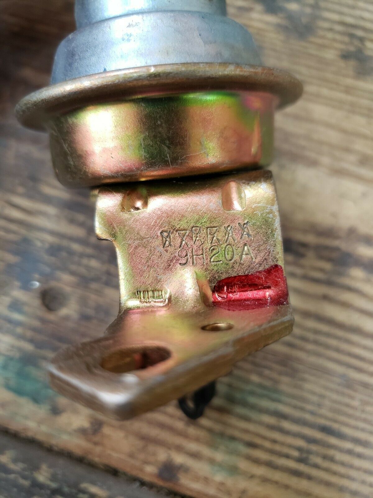 Carter 202-735 Carburetor Choke Pull-Off - Ford 4-BBL Replaces OEM D7PZ-9A977-A