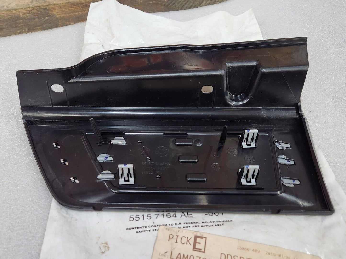 NEW 2007-11 Dodge Nitro Front RH Exterior Fender Grille Trim Molding 55157164AE