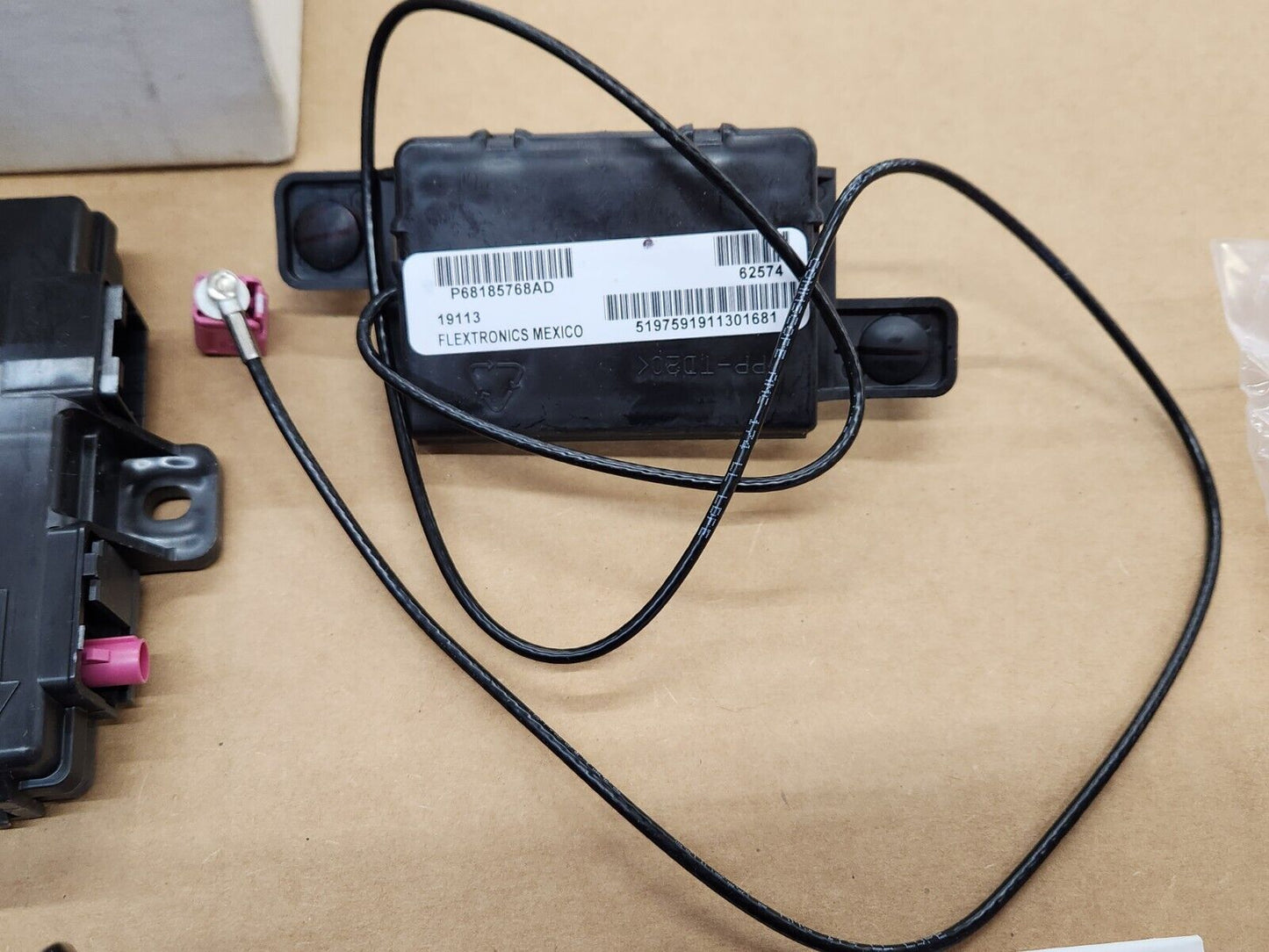 NEW Genuine Mopar 2019 Dodge Durango Remote Start Keyless Entry Fob 82216067AA