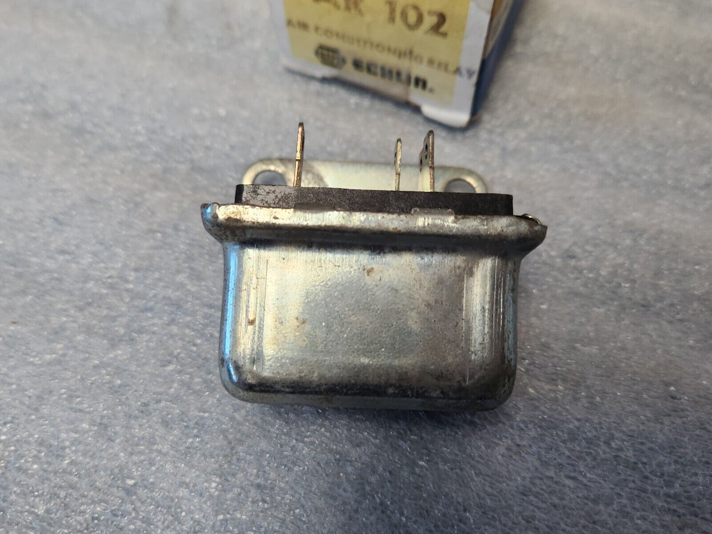 NEW 1965-1986 GM VEHICLES ECHLIN AR 102 BLOWER MOTOR HEATER AC RELAY NORS