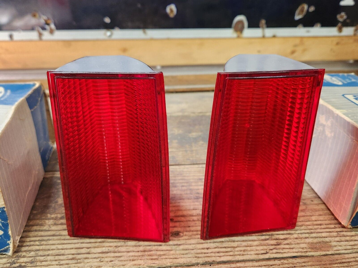 NOS OEM 1968 LINCOLN CONTINENTIAL RIGHT & LEFT SIDE TAIL LIGHT LENSES PAIR LENS