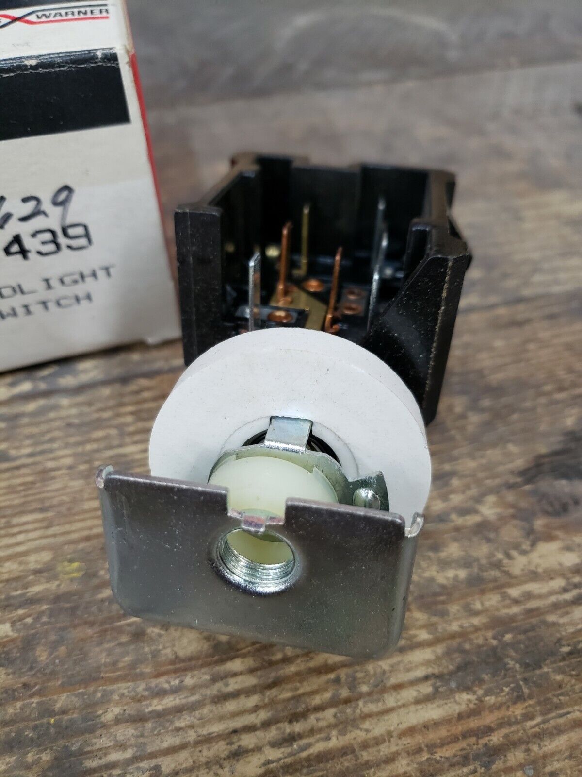 NEW FORD MUSTANG LINCOLN MERCURY Headlight Switch 1977-1980 S439 77-78 Truck