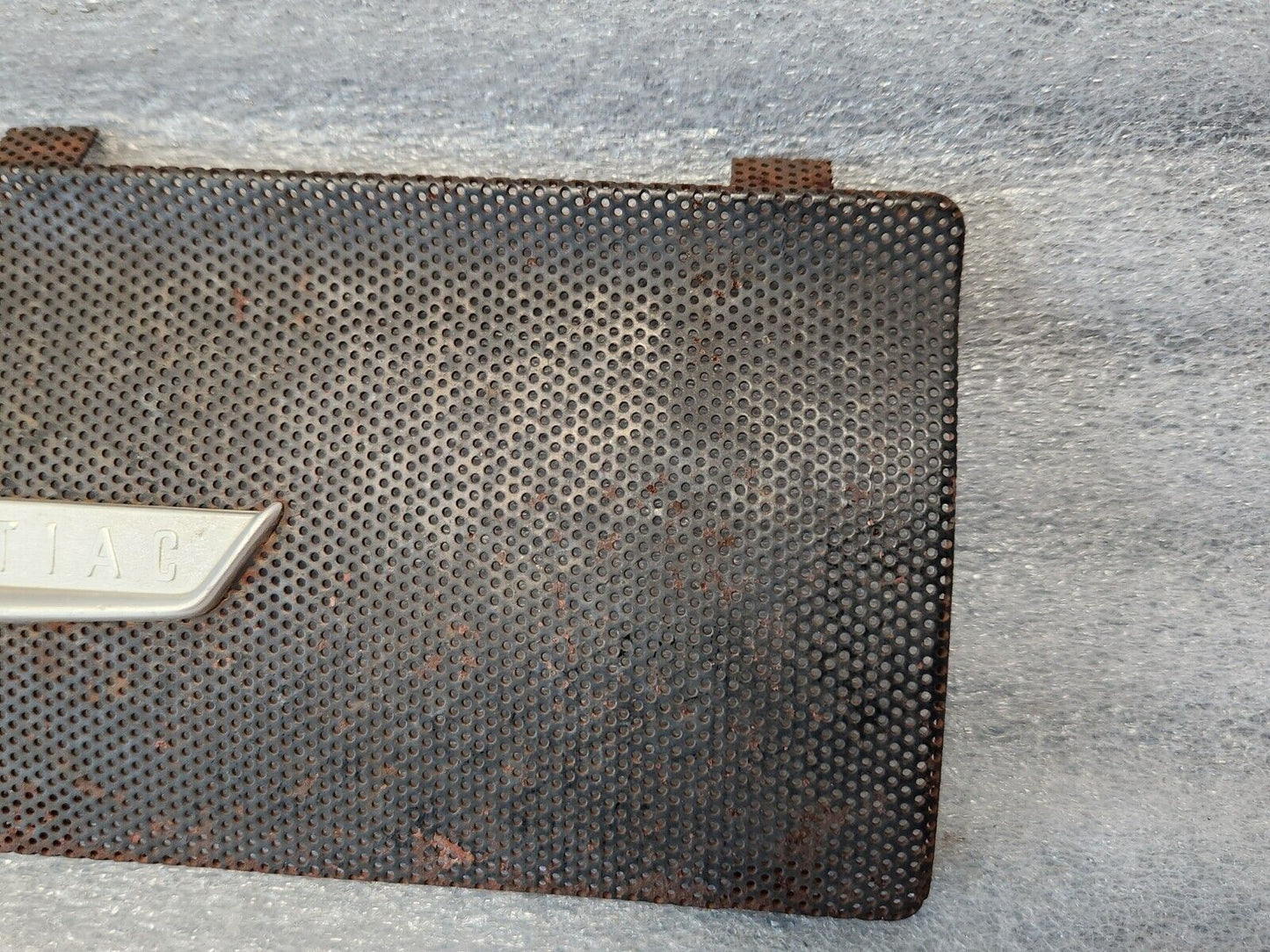1956 PONTIAC CHIEFTAIN SPEAKER GRILLE w/ METAL EMBLEM OEM GM