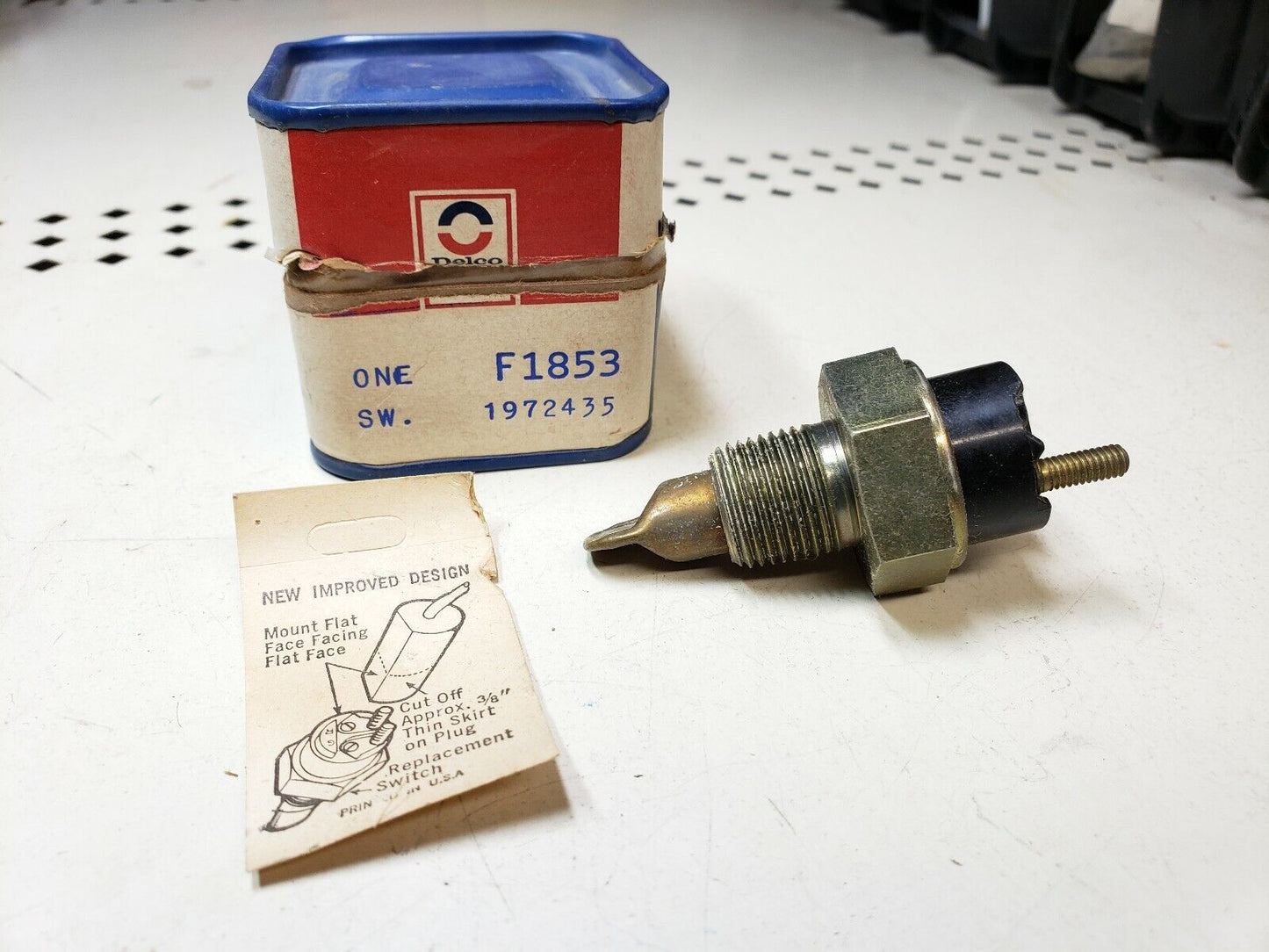 NOS 77-87 FORD TRUCKS 68-87 MERCURY DELCO REMY 1972435 TEMPERTURE SWITCH F1853