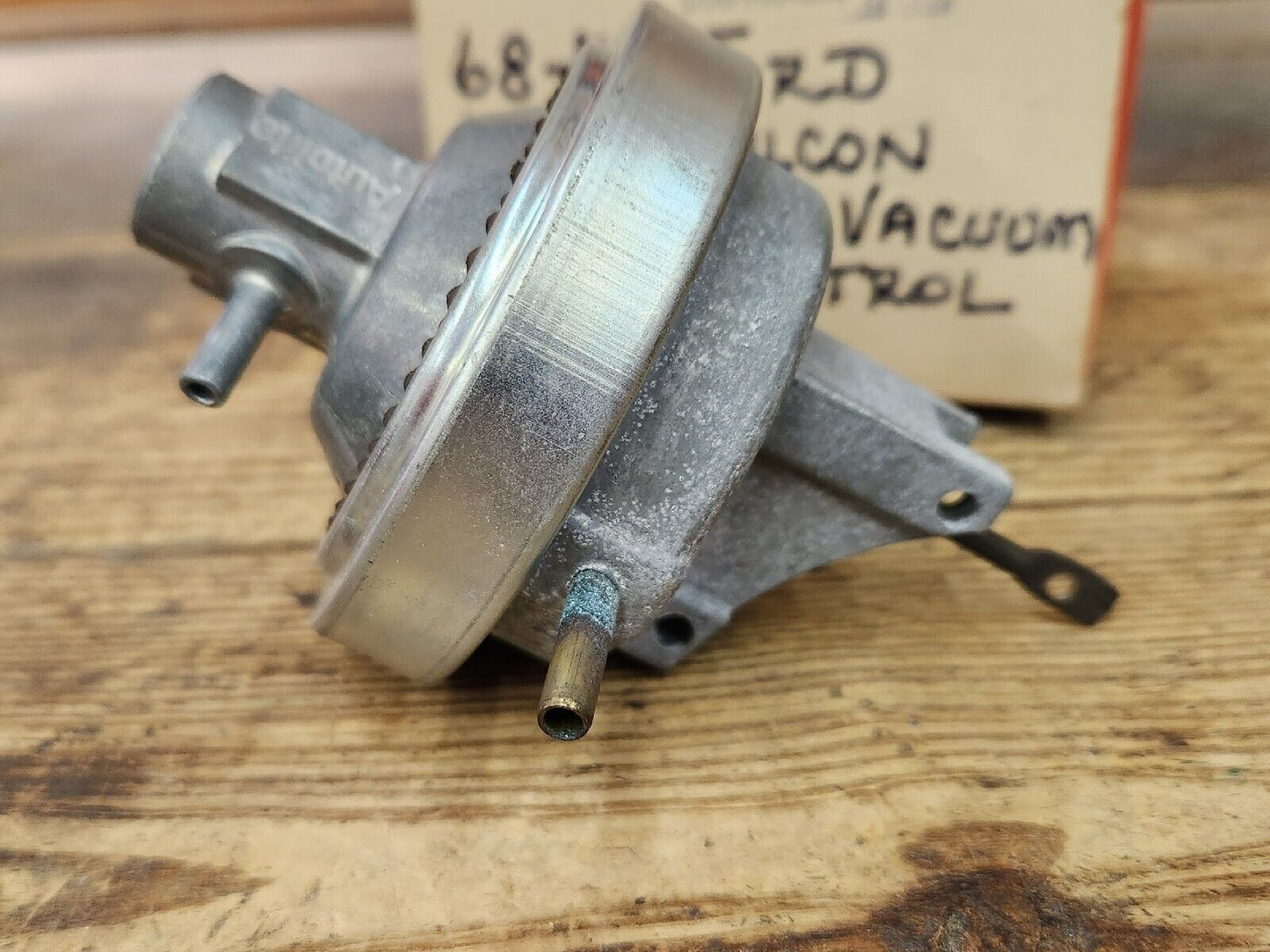 NOS OEM Ford Distributor Vacuum 1968-70 Bronco 68-71 Mustang V6 C8AZ-12370-B