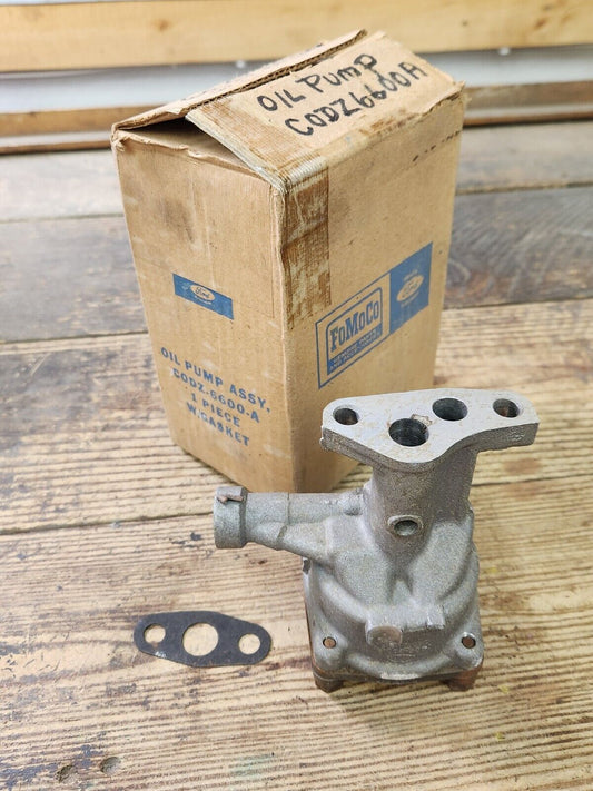 NOS OEM 1960 1961 Ford Falcon Ranchero Mercury Comet 144 170 6-CYLINDER OIL PUMP