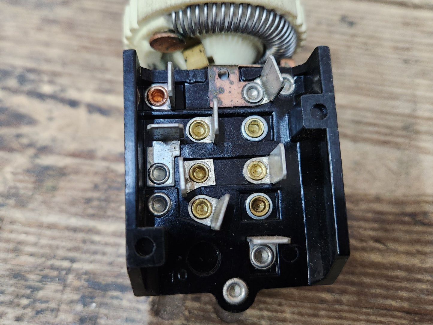8003891