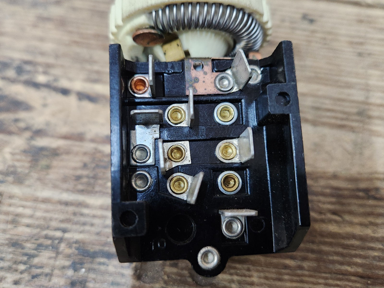 8003891