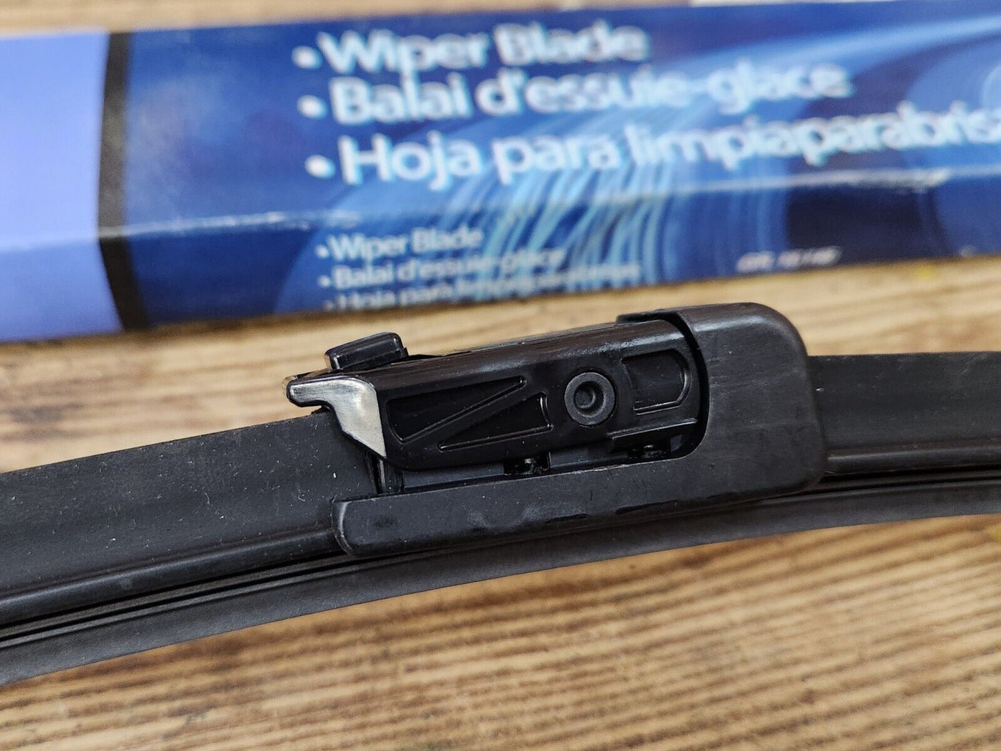 NEW Chevrolet GM OEM 2013-2016 Spark RH Wiper Arm Front Blade 95108153