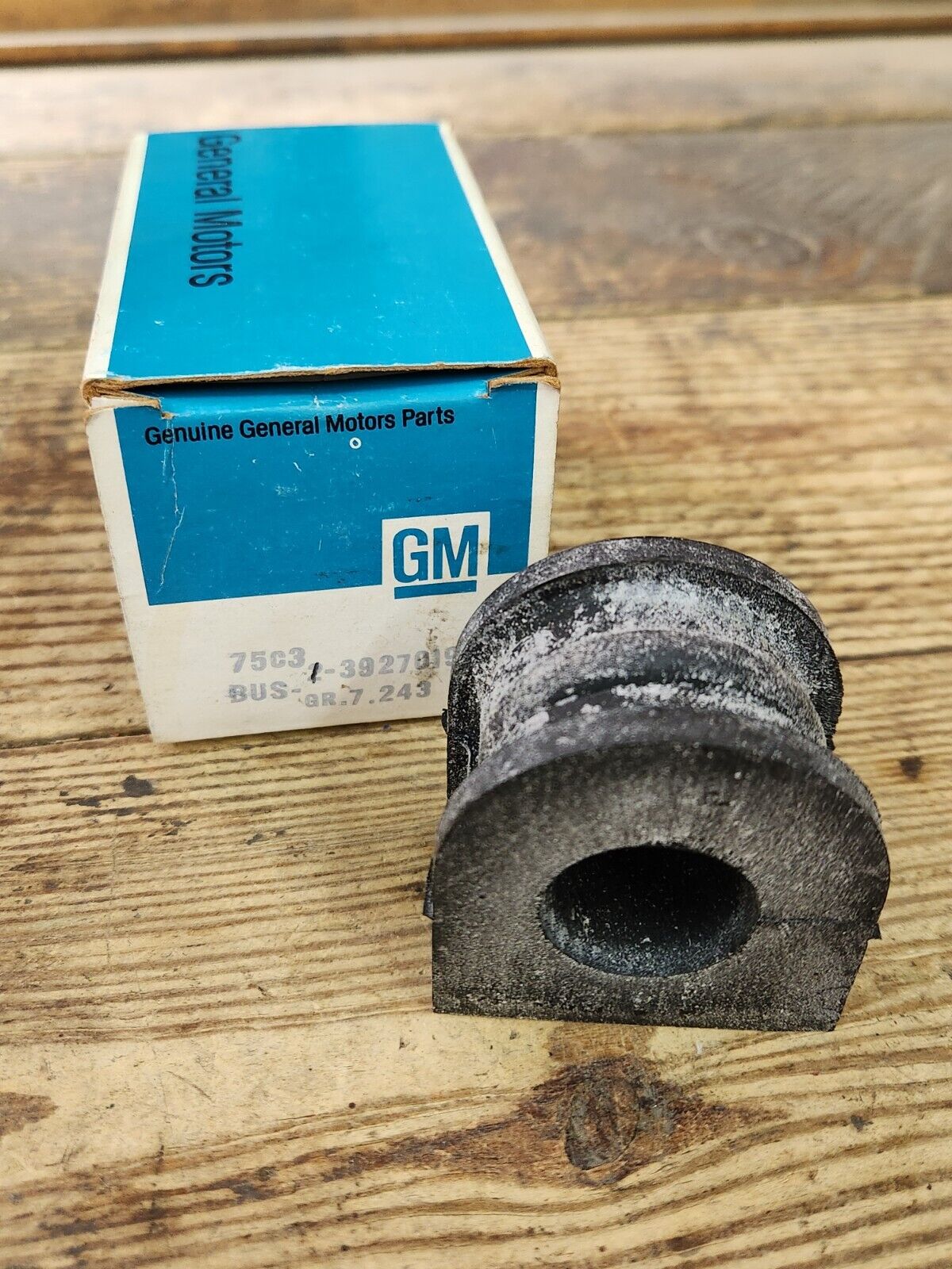 NOS OEM GM 1968-1984 Chevrolet C10 C20 C30 Sway Bar Bushings 3927019 SINGLE