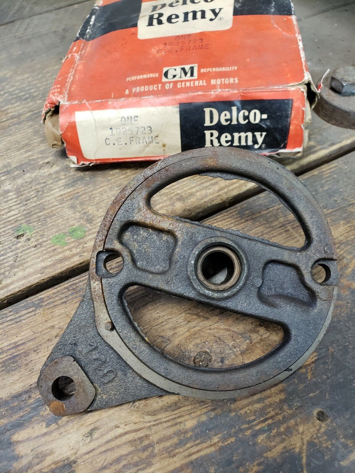 NOS OE GM 1925723 DELCO GENERATOR FRAME 1953 BUICK SPECIAL SERIES 40 CONVERTIBLE