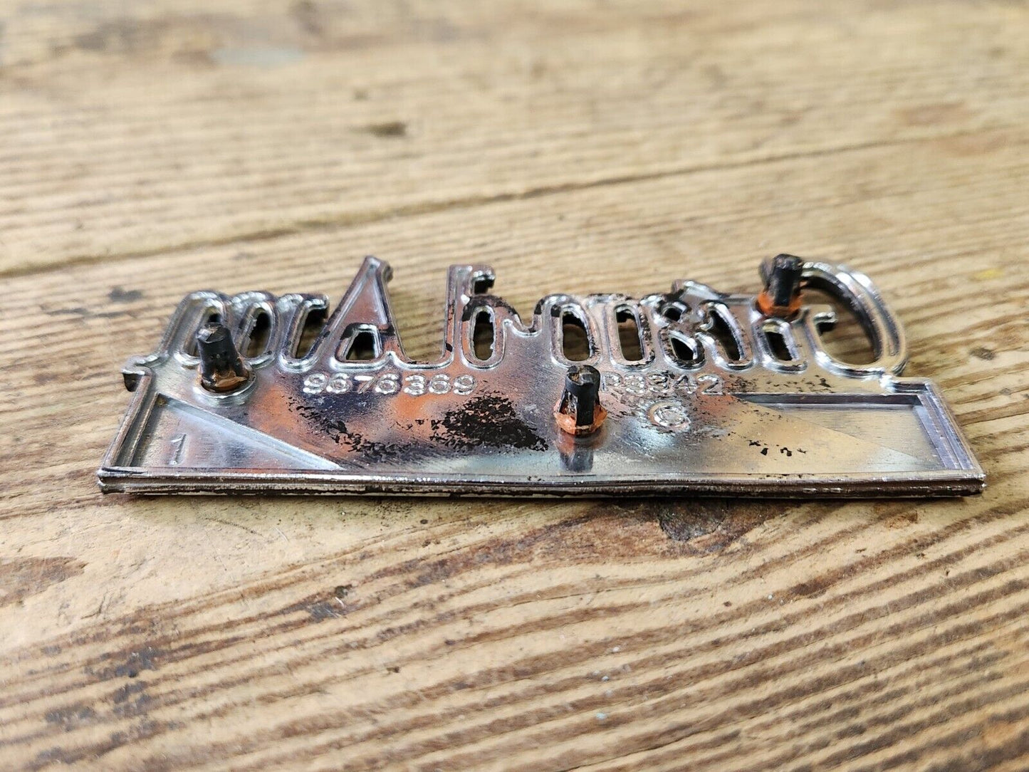 1974 PONTIAC GRAND AM TRUNK LID EMBLEM OEM 9676369 GM