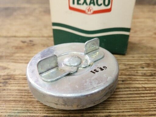 NOS NORS C6OZ-9030-A NEW 1966 - 1969 FORD FAIRLANE TORINO GAS CAP TEXACO GT-31