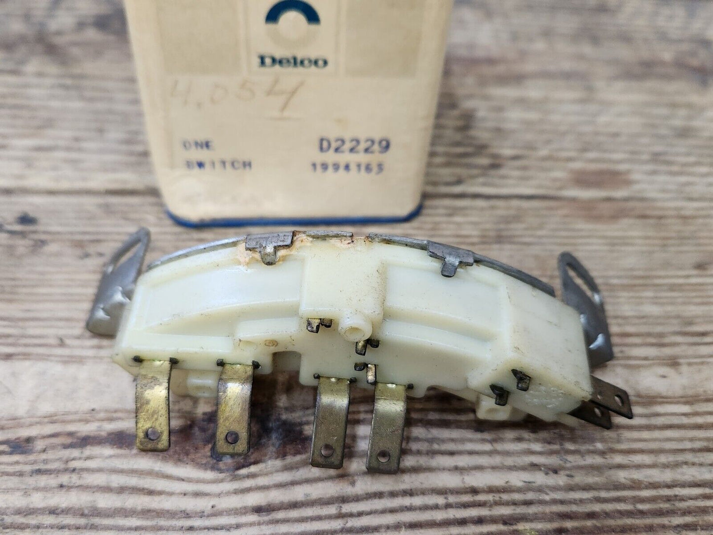 NOS 1974 75 CHEVY VEGA MONZA STARFIRE NEUTRAL SAFETY BACKUP SWITCH W/AT 1994165