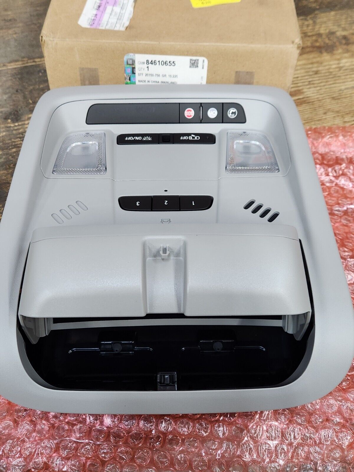 NEW OEM 2018-21 CHEVROLET EQUINOX FRONT ROOF CENTER CONSOLE NO SUNROOF 84610655