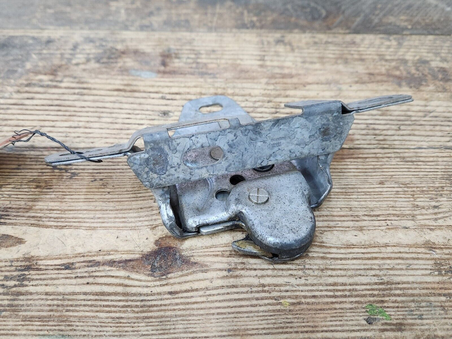 1975-1978 FORD GRANADA 1975-1980 MERCURY MONARCH TRUNK LATCH OEM D5DZ-6643200-A