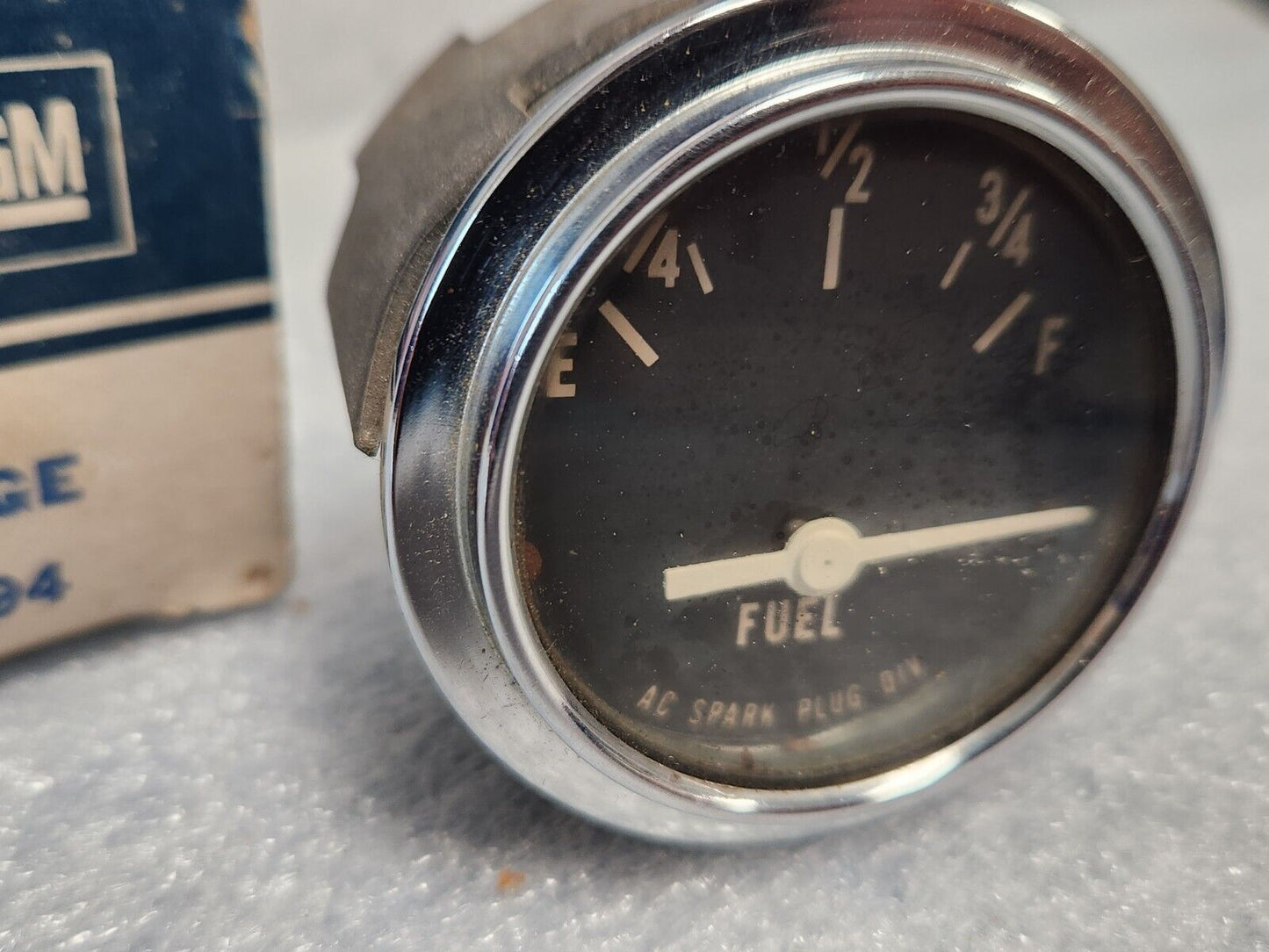 NOS OEM AC GM 2 1/8 FUEL GAS GAUGE 6430694 NEW