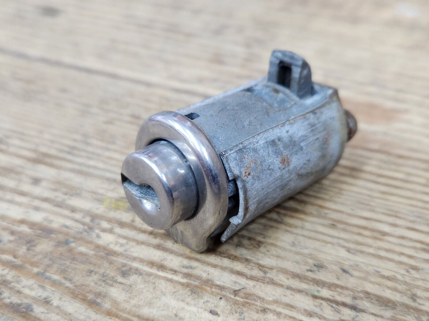 1940 – 1946 Chevrolet Buick Pontiac Cadillac glove compartment lock working OEM