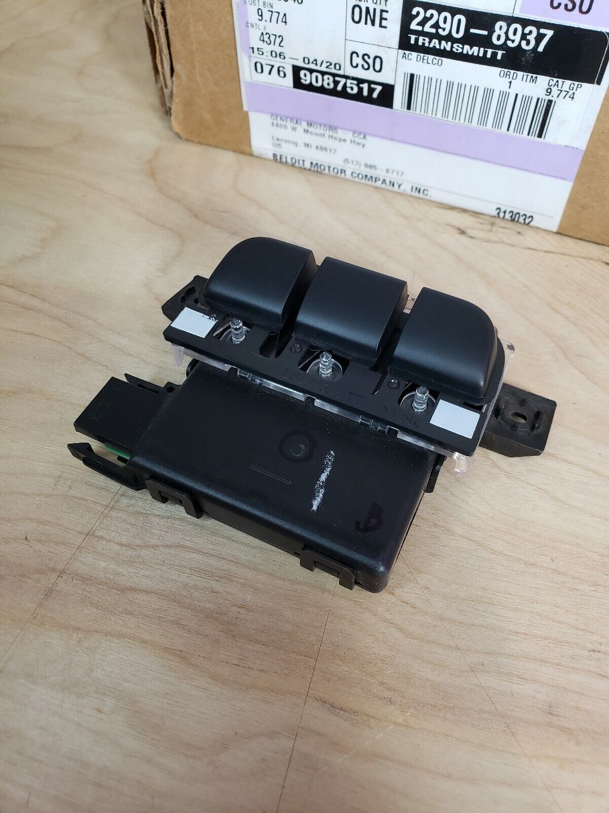 New 2014 15 16 Chevy Impala Limited Garage Door Opener Transmitter OEM 22908937