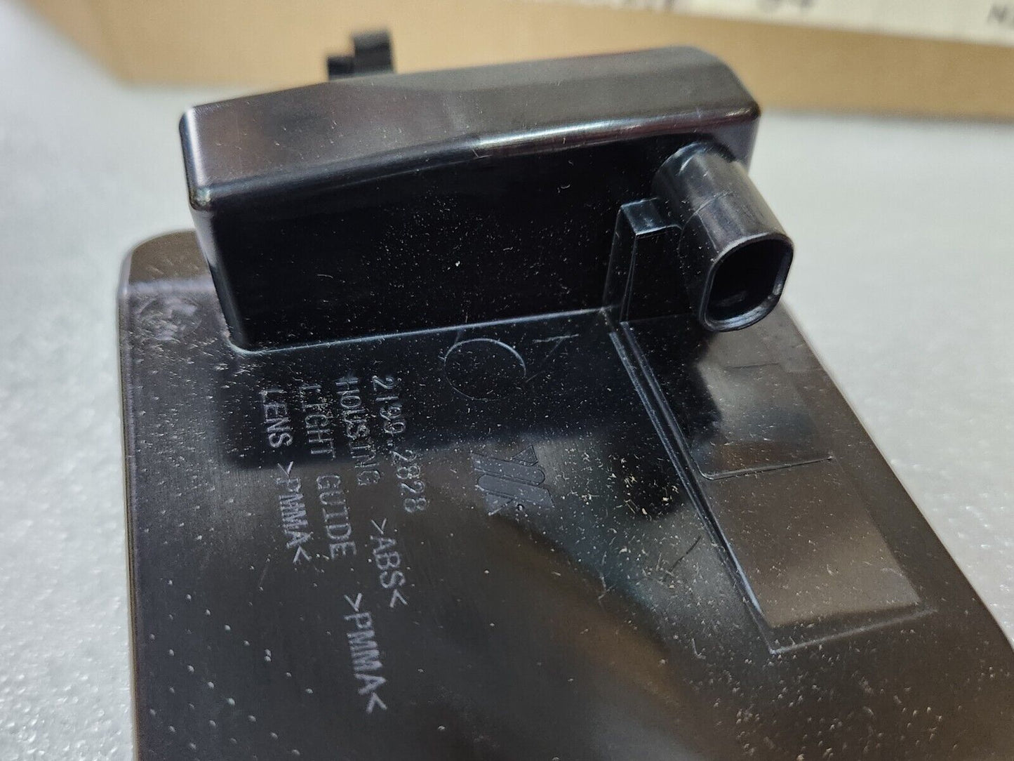 19-24 RAM 1500 TURN SIGNAL LIGHT LAMP RIGHT PASSENGER GENUINE MOPAR 68402096AA